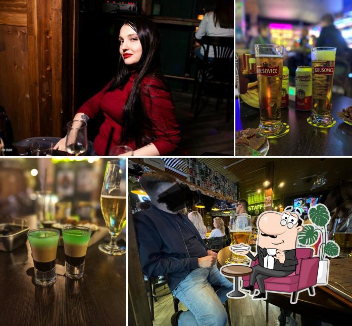 Забронируйте столик в "Dым Staff Bar"