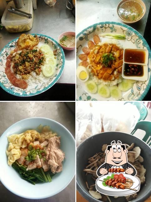 ก๋วยเตี๋ยวมิตรภาพ สีคิ้ว