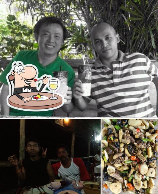 ร้านอาหาร โกขล้ง
