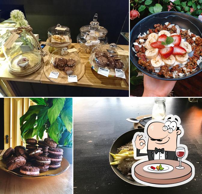 M&B Cafe & Smoothie Bar