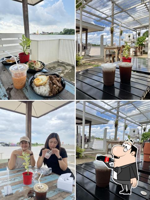 Baan Khao WhiteBox cafe and restaurant บ้านขาวไวท์บ๊อกซ์คาเฟ่ร้านอาหาร