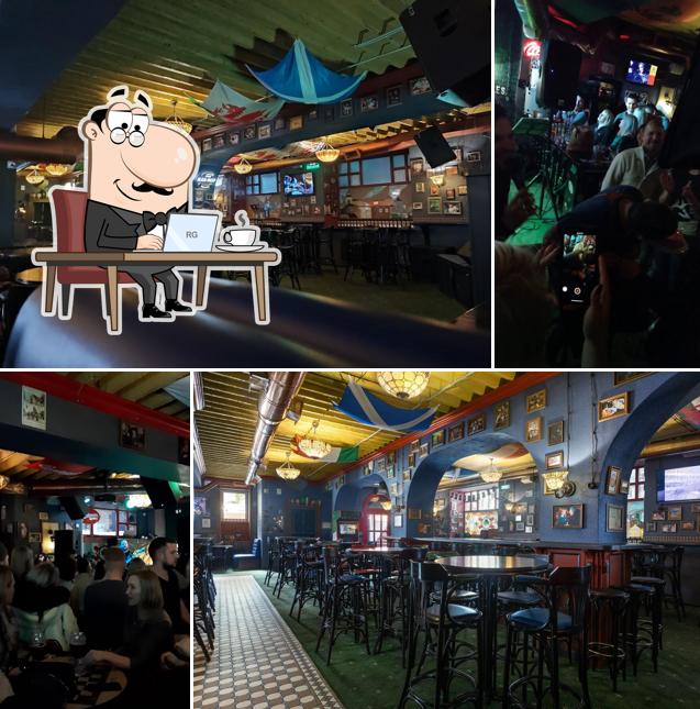 Посмотрите на внутренний интерьер "Харата'са Паб"