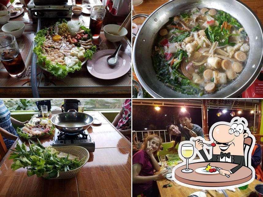 ร้านฉำฉา ลาบ/ ตามสั่ง