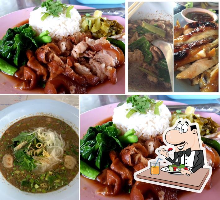ก๋วยเตี๋ยวเรือ 2 ชั้น
