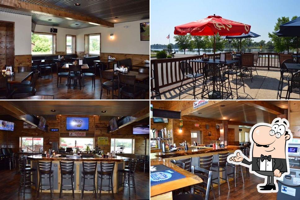 Outboards Bar & Grill