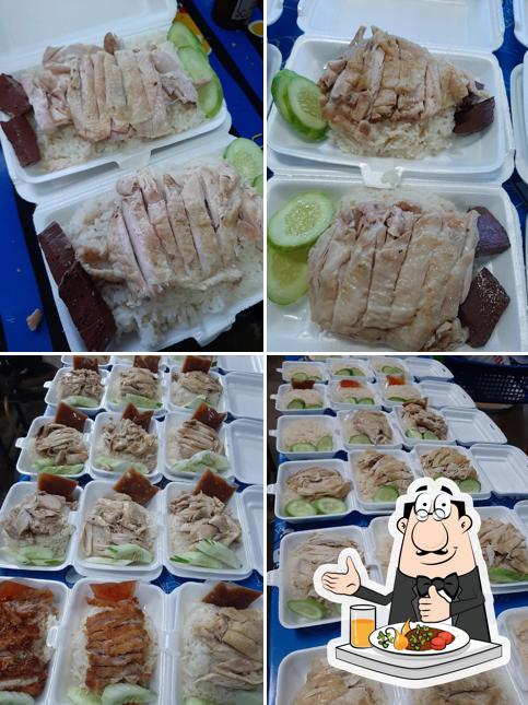 นกแก้วข้าวมันไก่ห้าแยกป่าขนุน