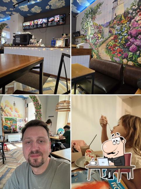 Посмотрите на внутренний интерьер "Кофе и Вафли"