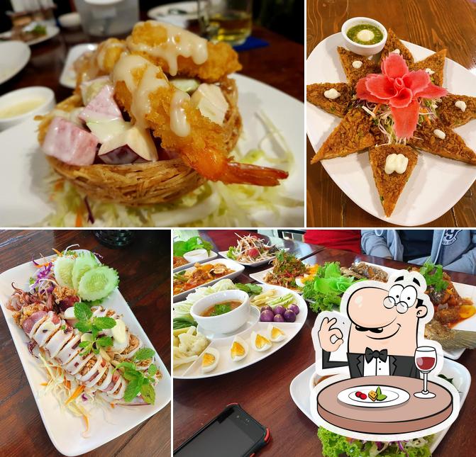บ้านก๋ง café & bistro