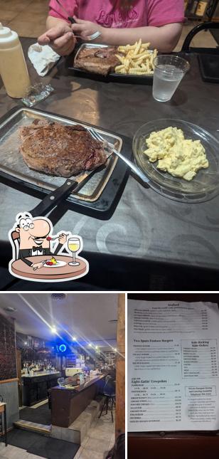 Two Spurs Steakhouse & Lounge