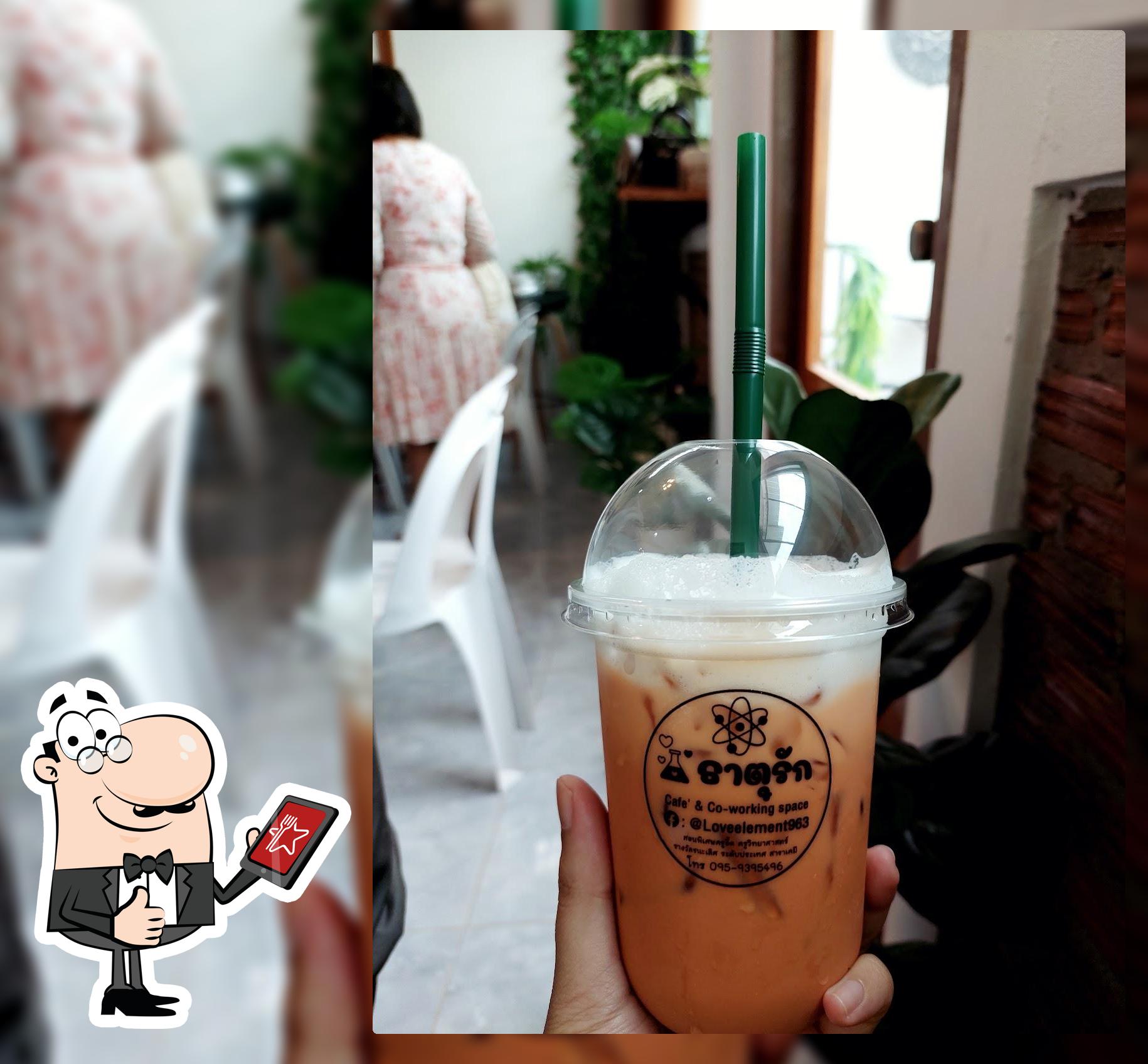 ธาตุรัก Cafe & Co-working space