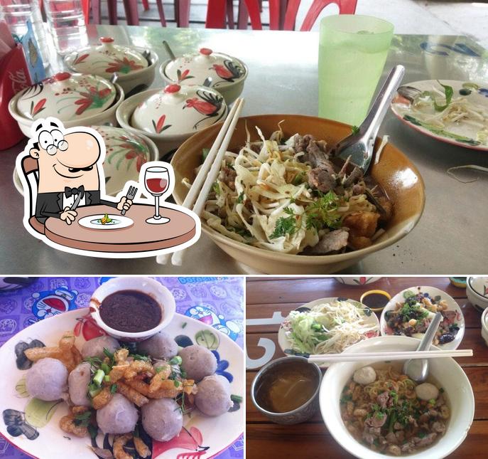 ก๋วยเตี๋ยวป้าเนียน