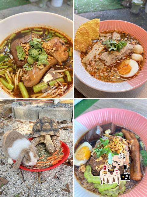 ก๋วยเตี๋ยวเรือ "บ้านบุ้ง"