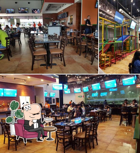 Wingstop Plaza Espacio