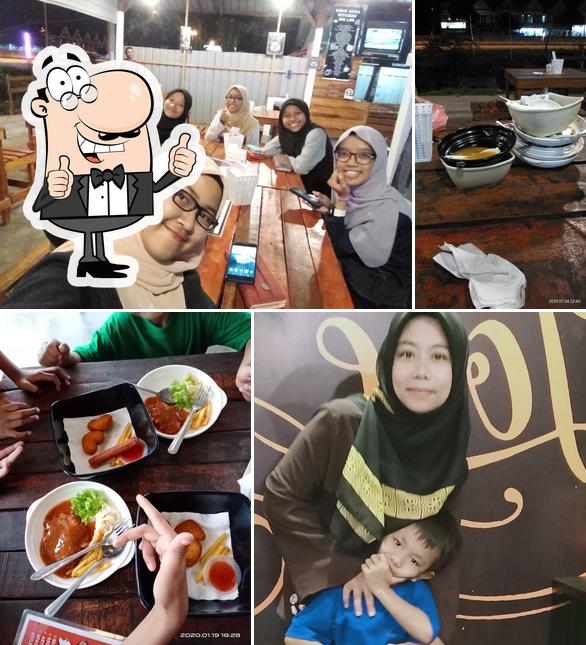 Dyan Ayra Kitchen