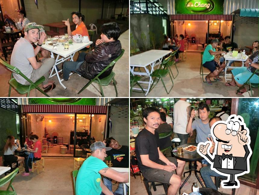 รุ่นใหญ่ Bar&Restaurant