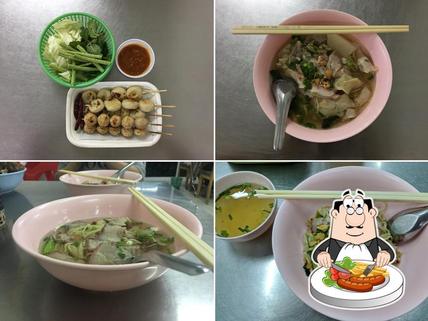 บะหมี่โคราชหมูอบแป๊ะปอ