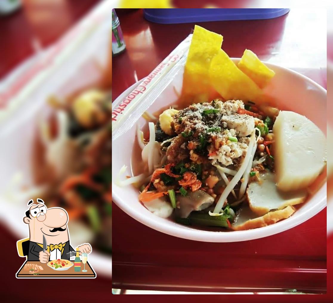 ก๋วยเตี๋ยวต้มยำ ร่มวิเชียรมิวสิค