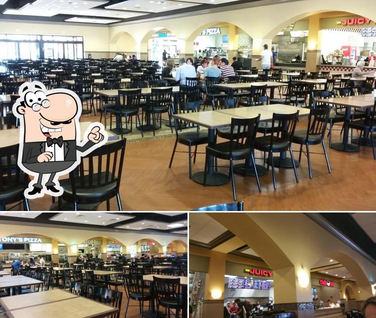 Food Court