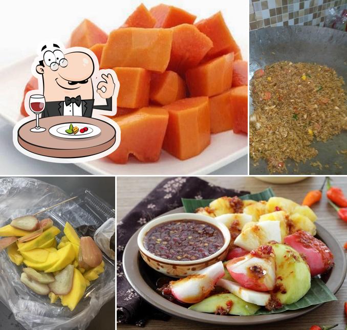 Rujak Buah "Barokah" sosial