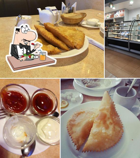 Еда в "Чебуречной"