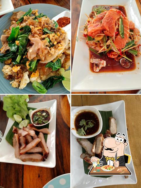 ส้มตำปากเปิดแม่ตุ๊ก
