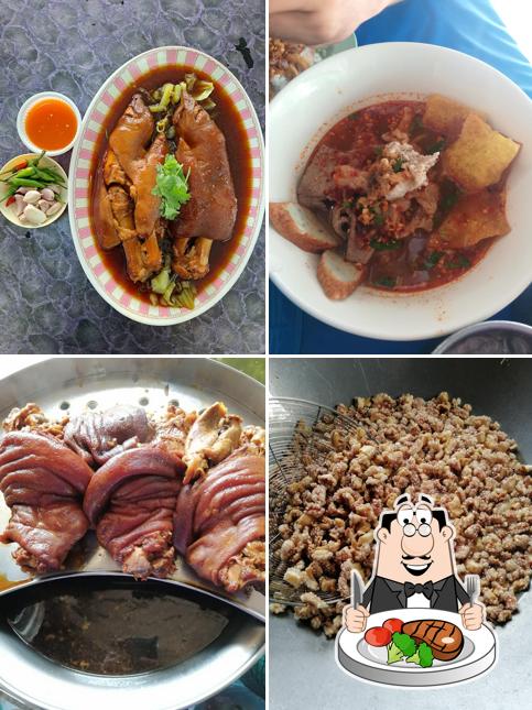 12ธัญรส ก๋วยเตี๋ยว & ขาหมูสะท้านยุทธจักร