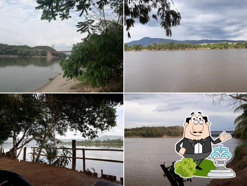 Cevicheria Junto Al Rio