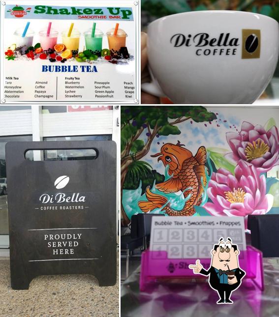 Shakez Up smoothie bar