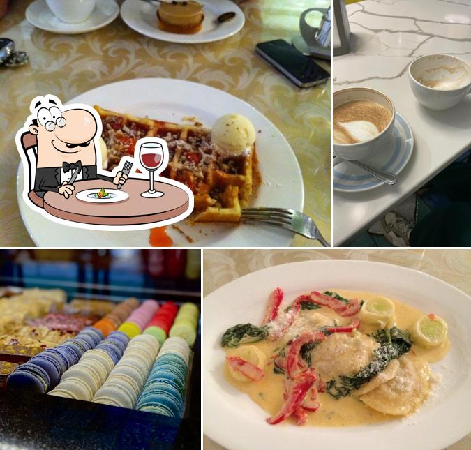 Блюда в "BONBON авторской кондитерской"