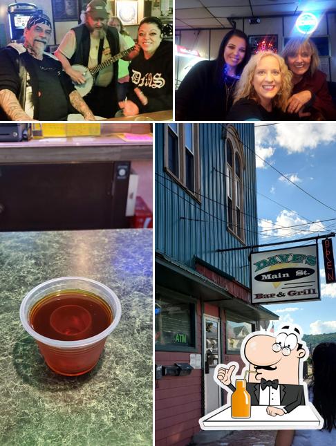 Dave's Main Street Bar & Grill