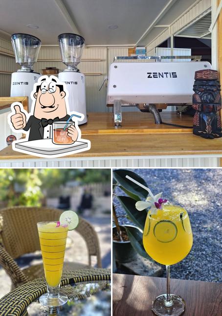 แฟฟอง Cafe & Bar