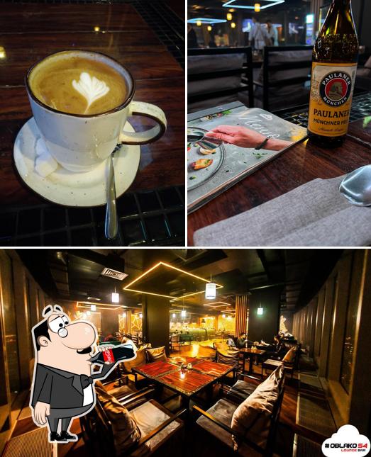 Напитки и столики в Oblako