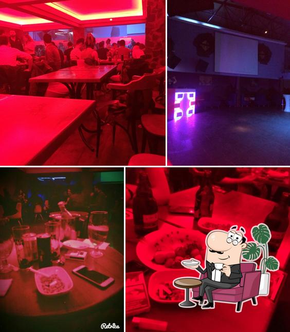 Ozzi Club Bar
