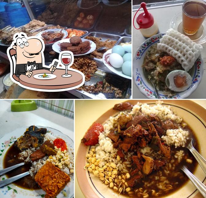 Warung Rawon, Rames dan Pecel Bu Dewi