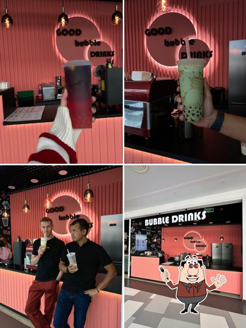 Еда и внутреннее оформление - все это можно увидеть на этом фото из Good Bubble Drinks