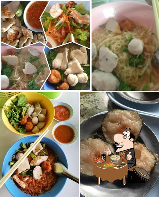 ก๋วยเตี๋ยวลูกชิ้นปลาแสงเทียน