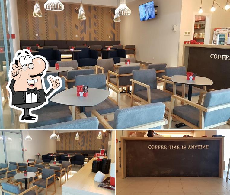 CAFÉ ONE