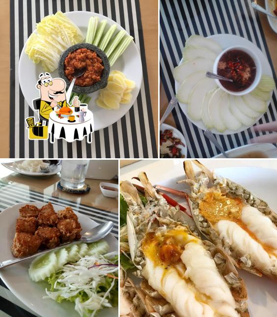 Baan Nam Jan by Khunavuthi