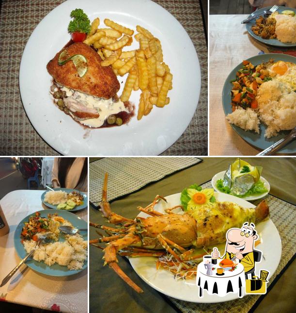 YA Restaurant @ Local family karon YA餐廳 @ 當地家庭卡倫@ Green building in front of Karon Temple