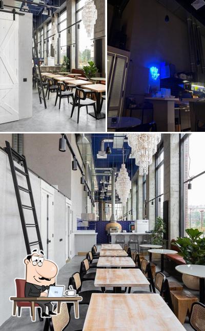 Посмотрите на внутренний интерьер "Mátes Pizza"