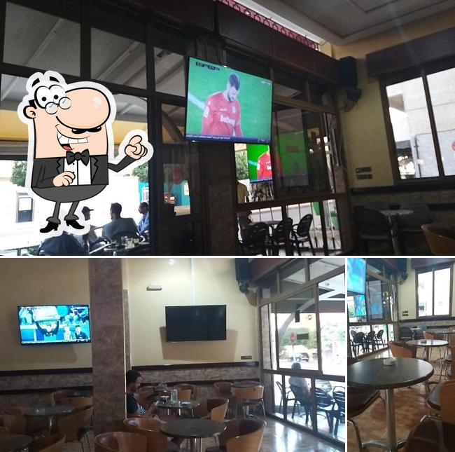 Omar : Café & Restaurant