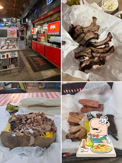 Rudy's "Country Store" and Bar-B-Q