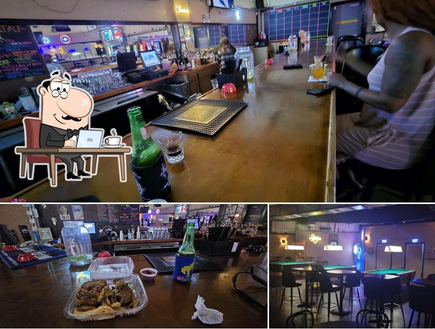 Montana's Saloon