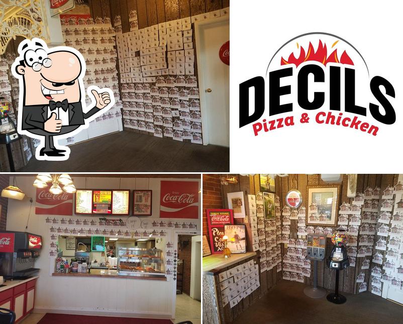 Decils Pizza of Flora