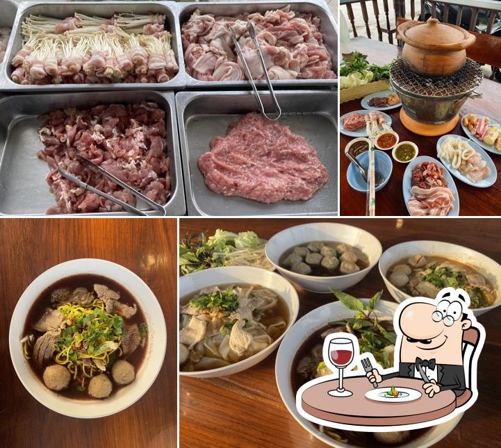 ก๋วยเตี๋ยวโกเด้งริมน้ำ