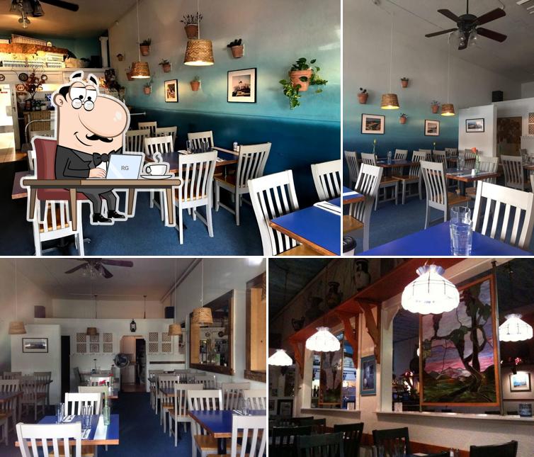 Yanni's Greek Restaurant
