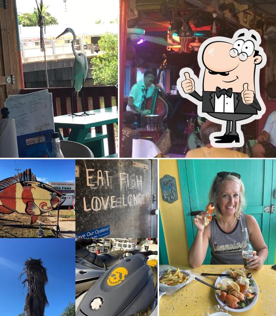 Salty Girls Island Café