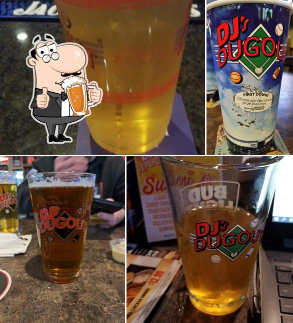 DJ's Dugout Sports Bar