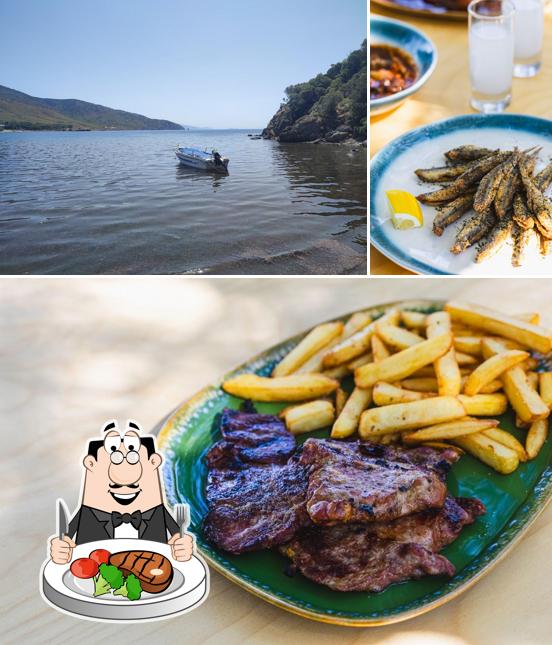 Longgar Beach Bar Restaurant Charamida