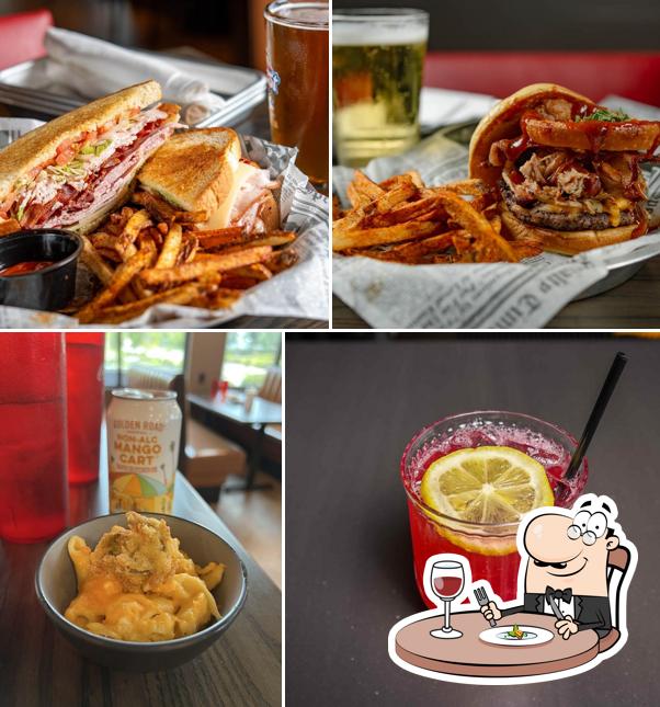 Towne Center Tavern